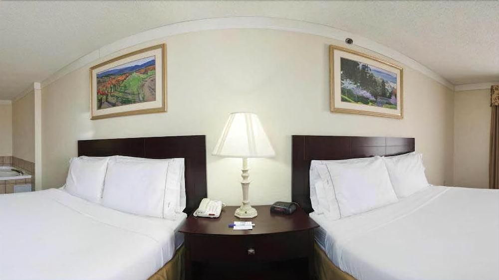 Holiday Inn Express Hotel & Suites Plainview By Ihg מראה חיצוני תמונה