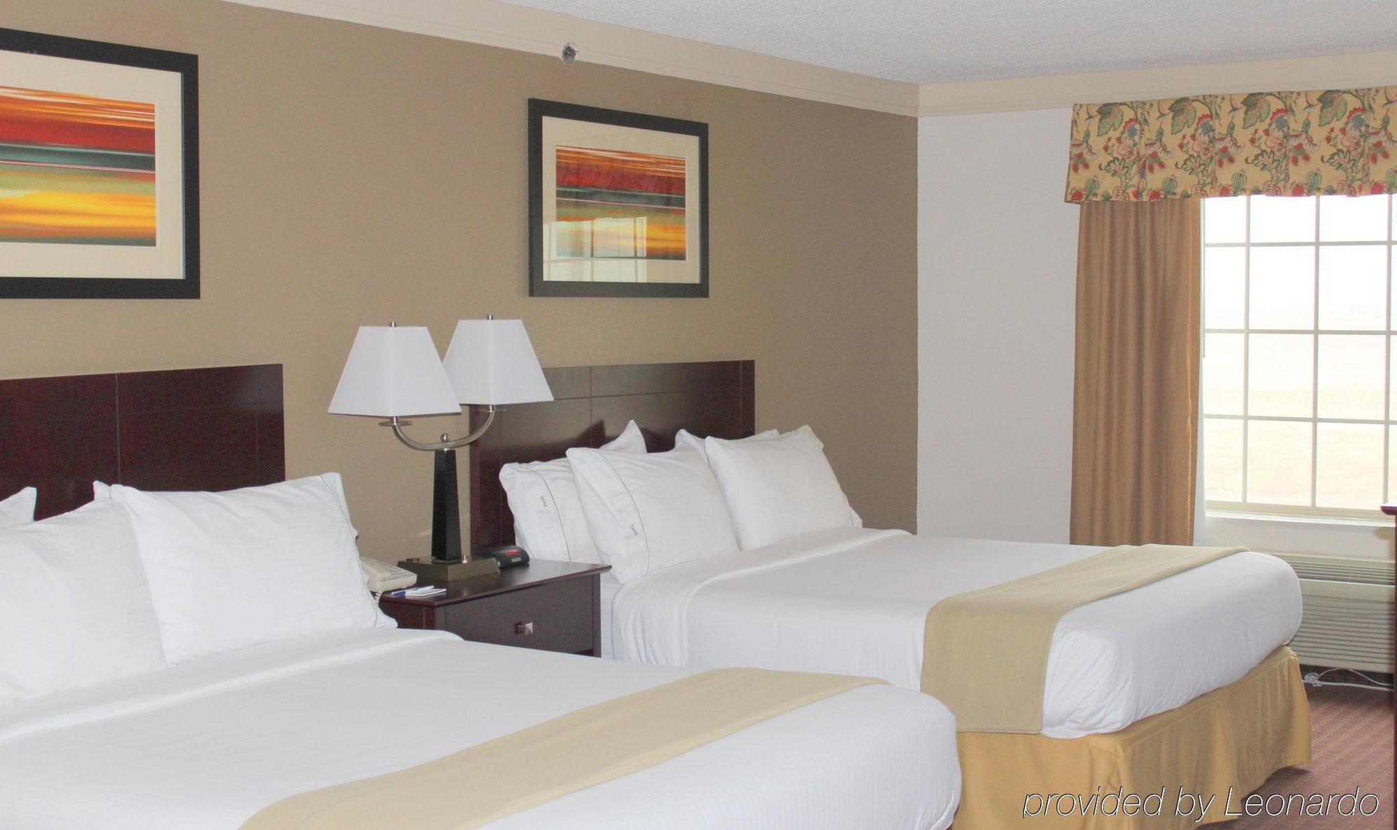 Holiday Inn Express Hotel & Suites Plainview By Ihg מראה חיצוני תמונה