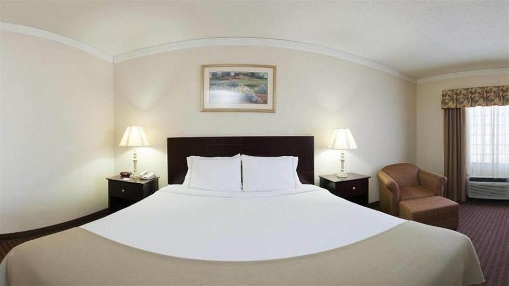 Holiday Inn Express Hotel & Suites Plainview By Ihg מראה חיצוני תמונה
