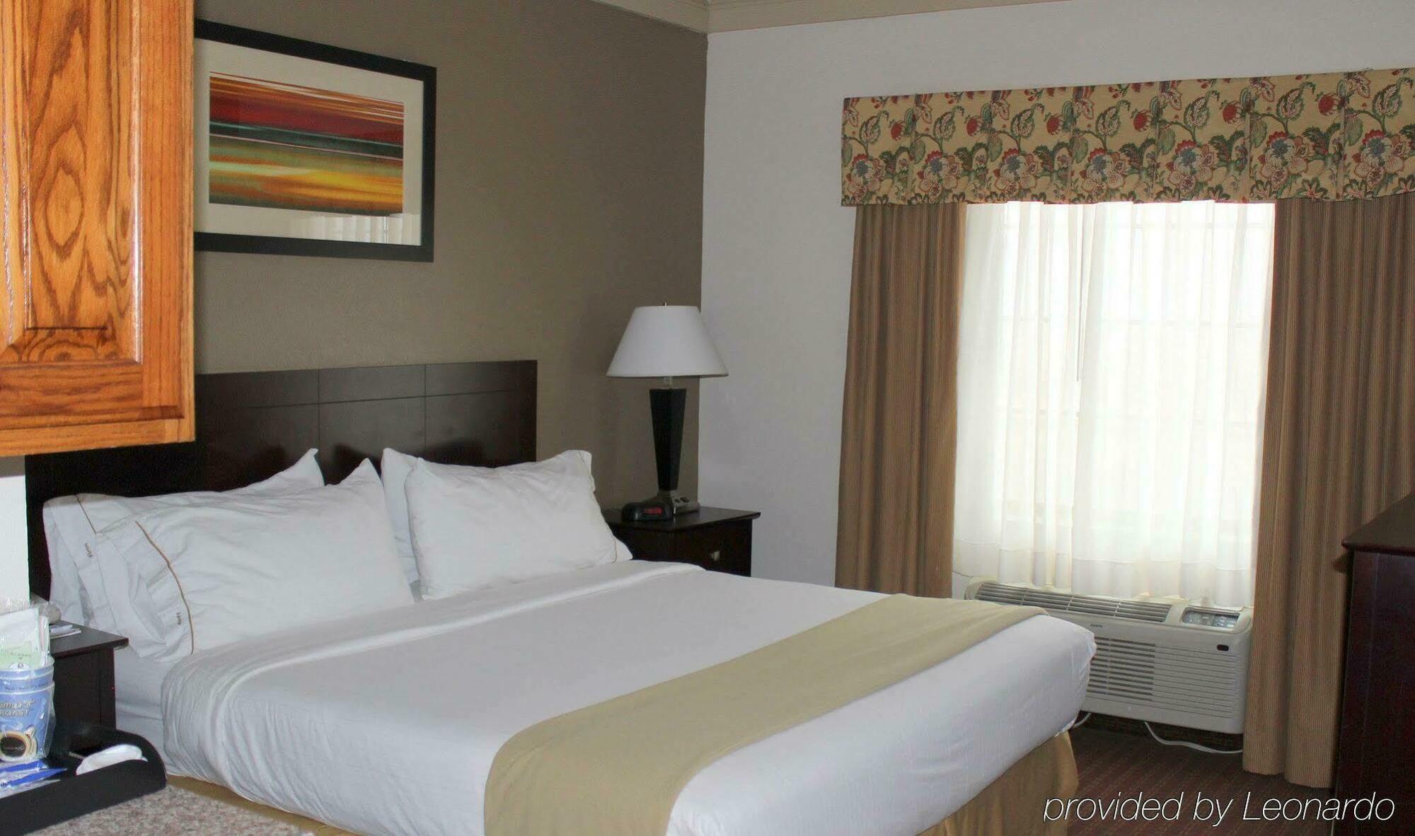 Holiday Inn Express Hotel & Suites Plainview By Ihg מראה חיצוני תמונה